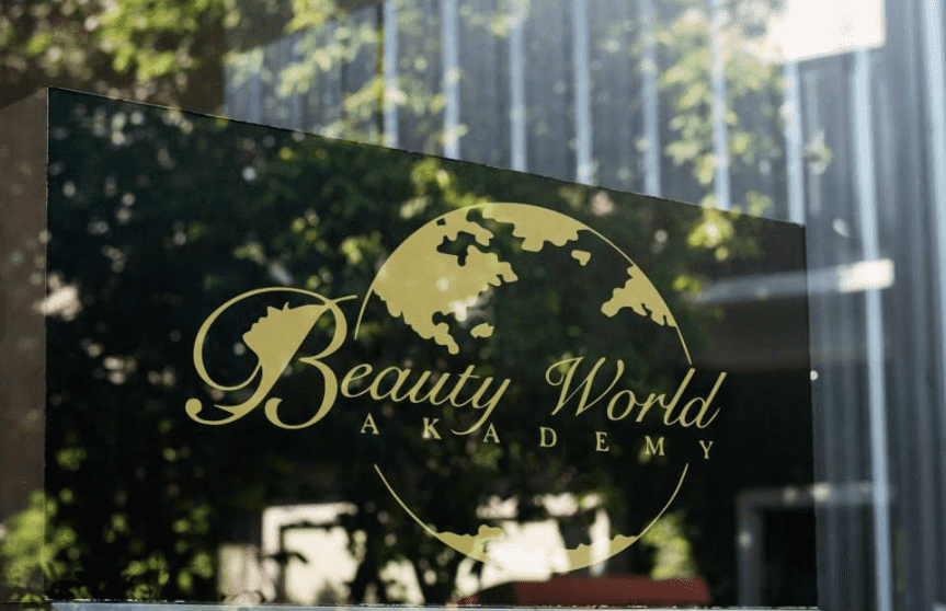 Почему "Beauty World AKADEMY", а не "academy" или "akademie"?
